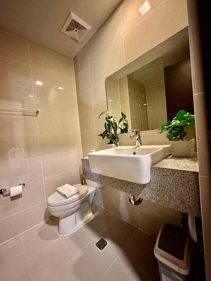 Bgc, Uptown Parksuites Tower 2 Тагиг Экстерьер фото