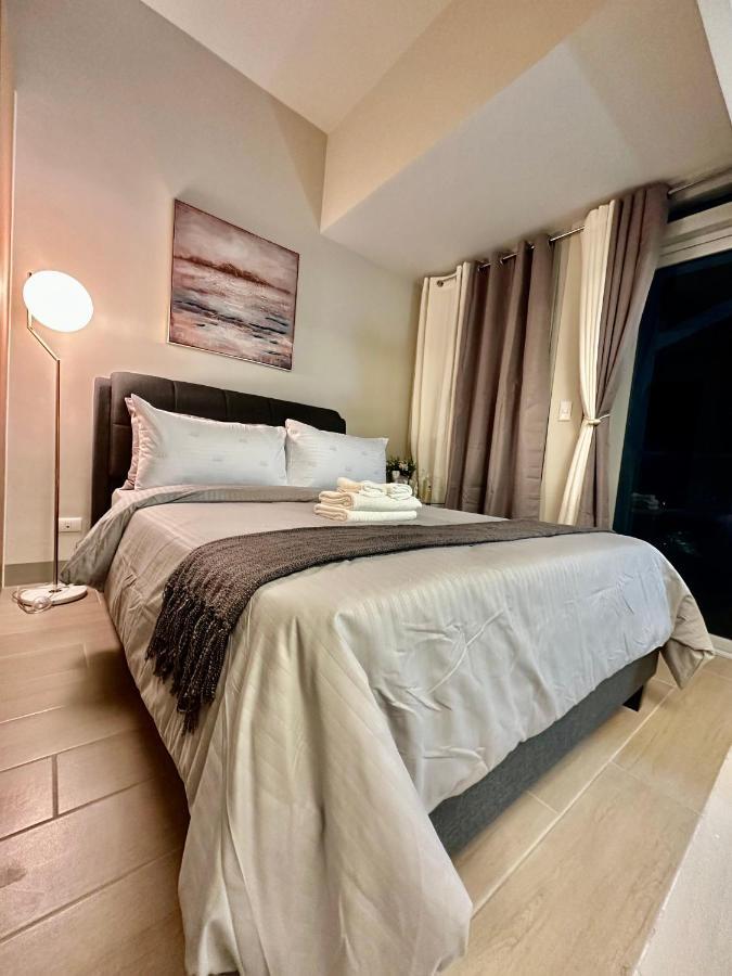 Bgc, Uptown Parksuites Tower 2 Тагиг Экстерьер фото